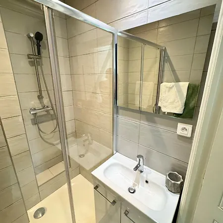 - Center, Wifi, Ac, 4-5 Pers 아파트 니스