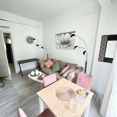 - Center, Wifi, Ac, 4-5 Pers Lägenhet